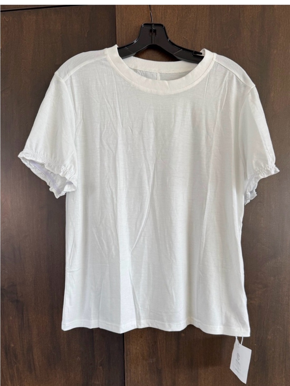 RUFFLE SLEEVE TEE
